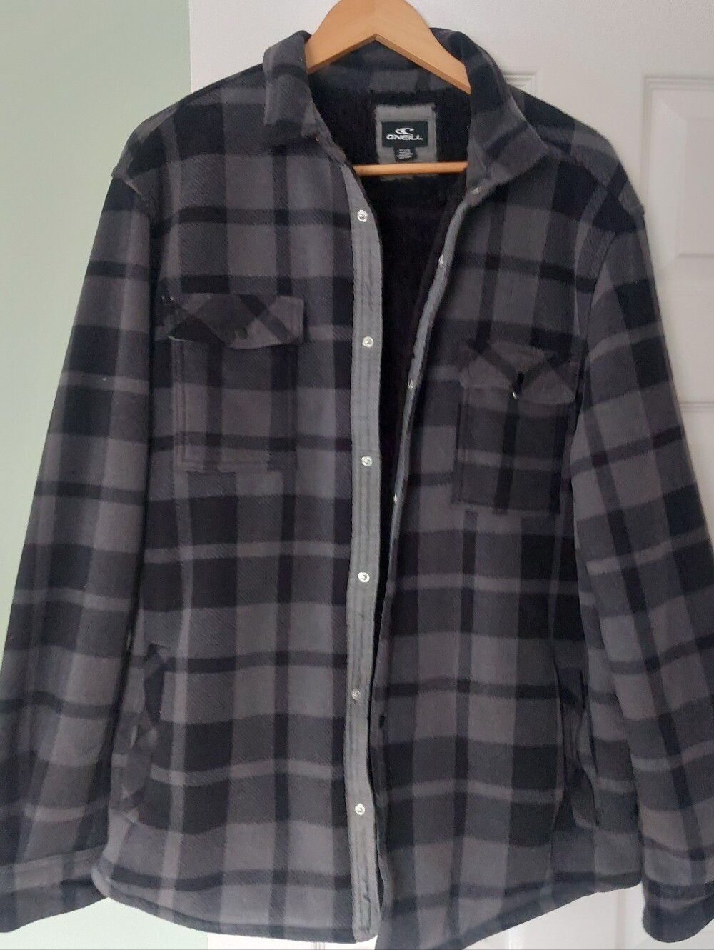 O'Neill Men's Black & Gray Plaid Sherpa-Lined Shirt Jacket